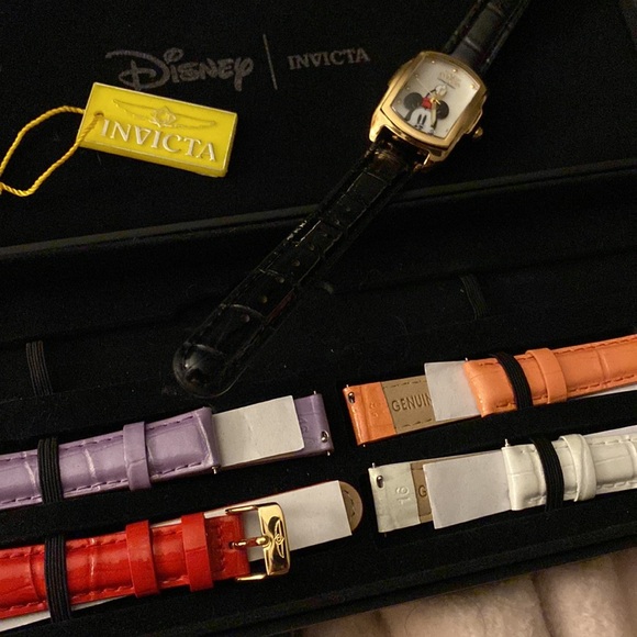Limited edition Mickey Mouse watch INVICTA - Picture 3 of 9